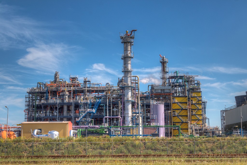 industrie europoort botlek rotterdam hdr haven industriegebied centrale maasvlakte energie raffinaderij fabriek chemie plant tata steel economie technologie techniek opslag overslag